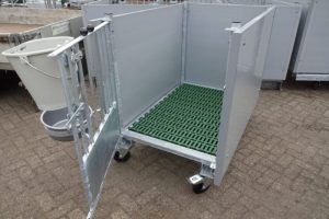 Temmink Agro Producten Kalverhokken te koop. Kalverhokken tweedehands. kalverhokken prijzen. kalverboxen kunststof. verrijdbare kalverhokken
